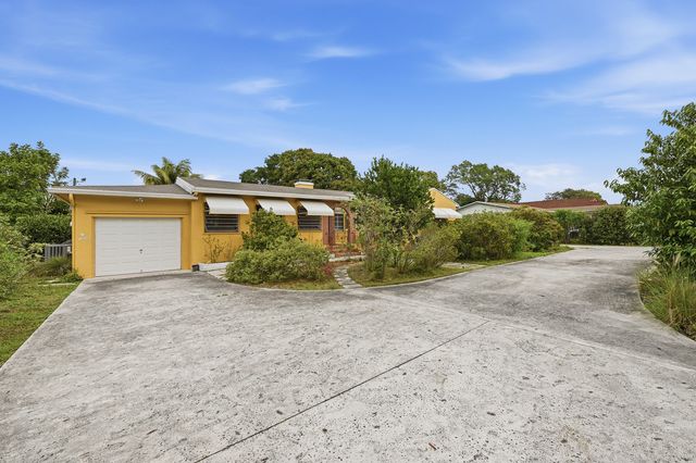 2703 Fillmore Street, Hollywood, FL 33020