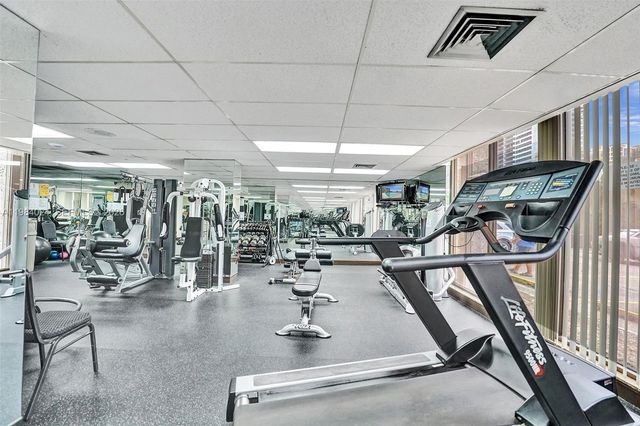 1985 S Ocean Dr 21K, Hallandale Beach, FL 33009