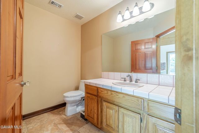 41605 Crispi Lane, Lancaster, CA 93536