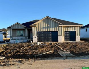 12379 Lake Vista Drive, Papillion, NE 68046