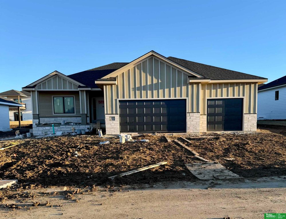 12379 Lake Vista Drive, Papillion, NE 68046