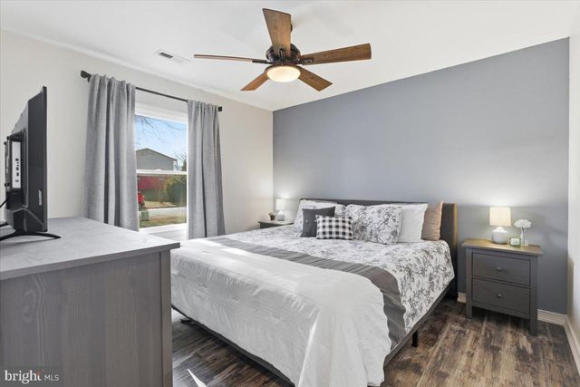 103 N CYPRESS RD, Sterling, VA 20164