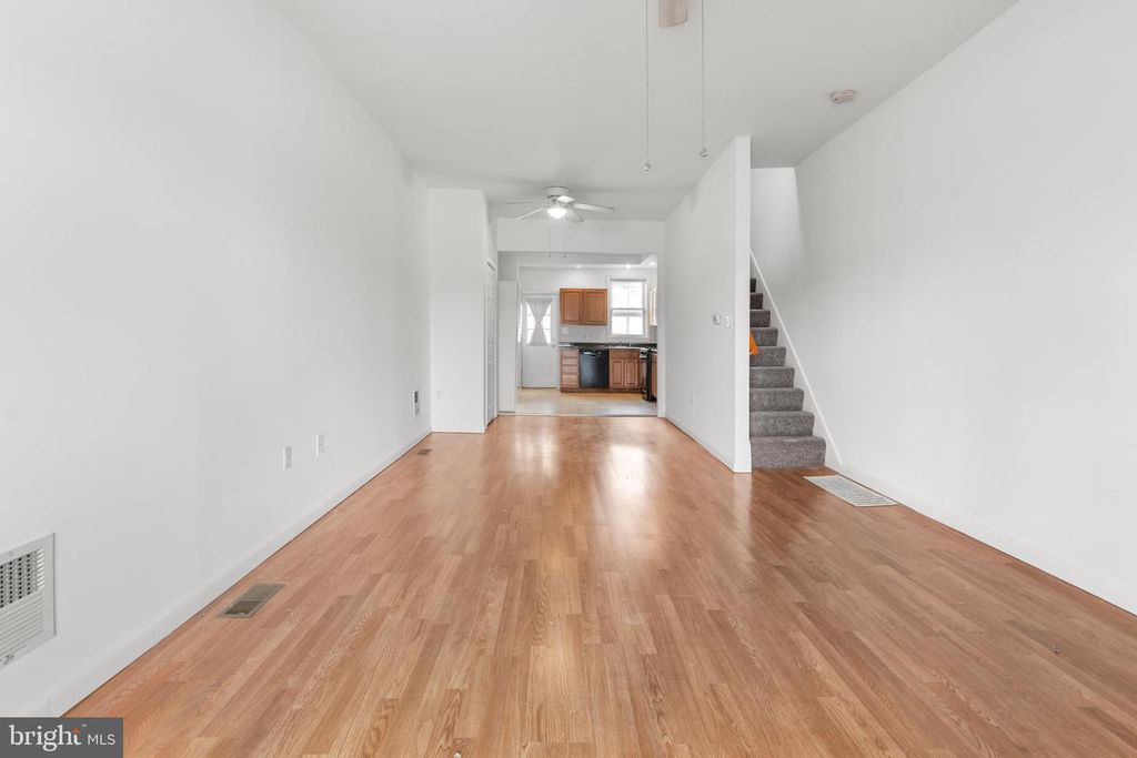 3915 FALLS RD, Baltimore, MD 21211