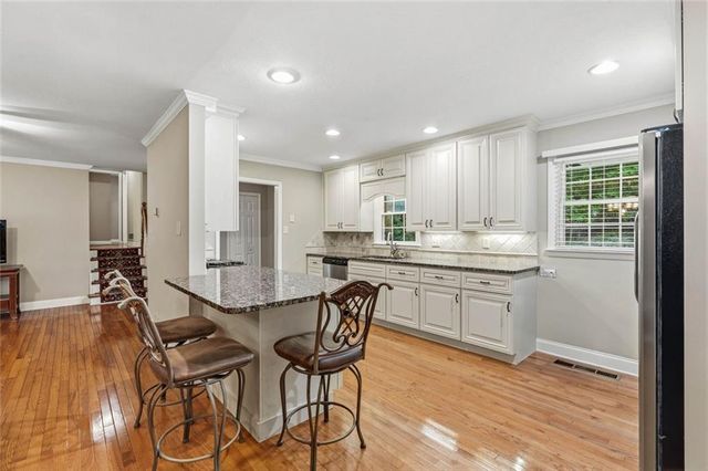 3135 Granada Way, Gainesville, GA 30506
