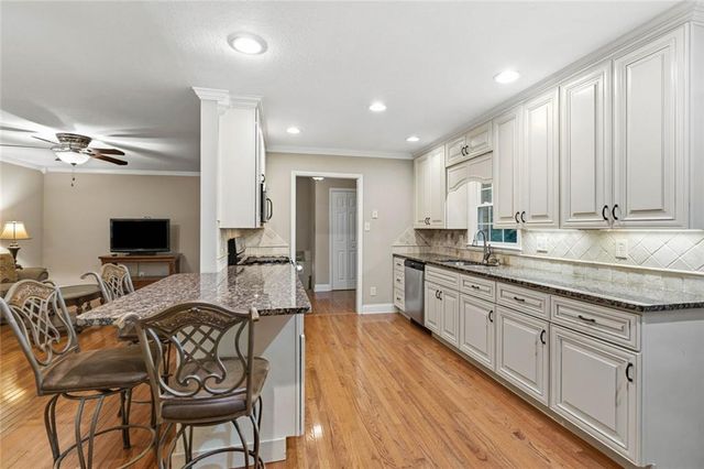 3135 Granada Way, Gainesville, GA 30506