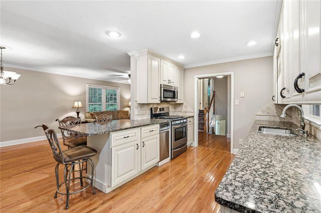 3135 Granada Way, Gainesville, GA 30506