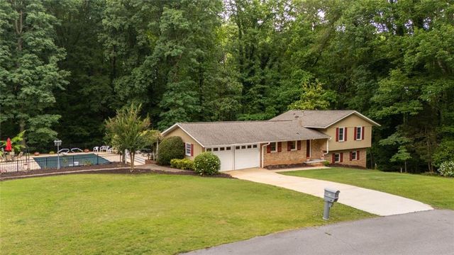3135 Granada Way, Gainesville, GA 30506