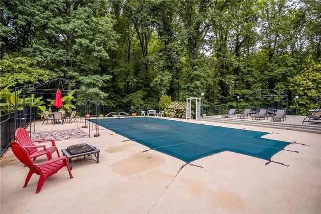 3135 Granada Way, Gainesville, GA 30506