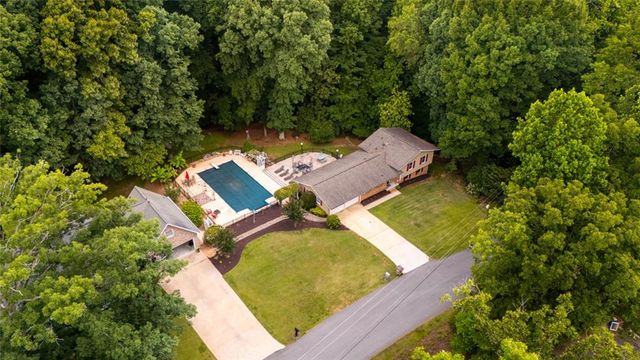 3135 Granada Way, Gainesville, GA 30506