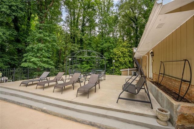 3135 Granada Way, Gainesville, GA 30506