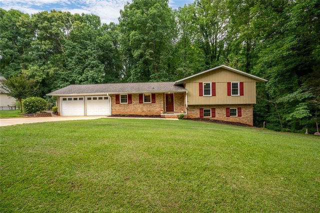 3135 Granada Way, Gainesville, GA 30506