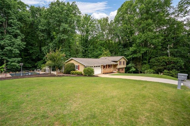 3135 Granada Way, Gainesville, GA 30506