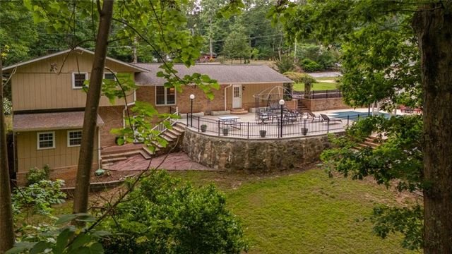 3135 Granada Way, Gainesville, GA 30506