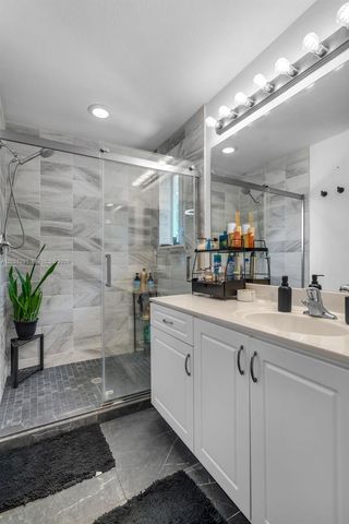 212 NE 3rd St 10, Hallandale Beach, FL 33009