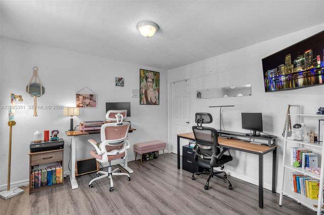 212 NE 3rd St 10, Hallandale Beach, FL 33009