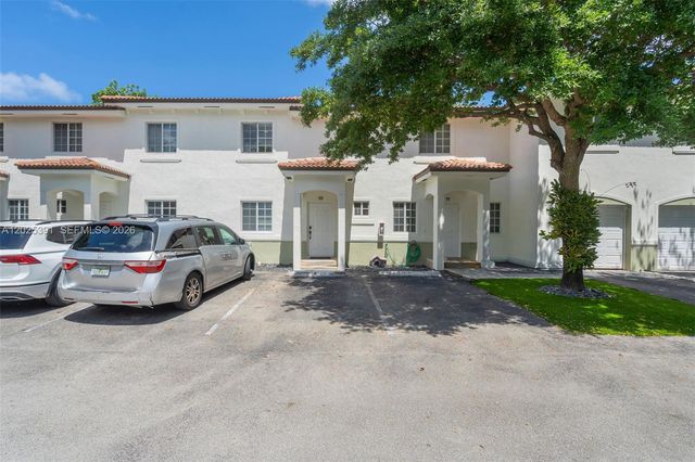 212 NE 3rd St 10, Hallandale Beach, FL 33009