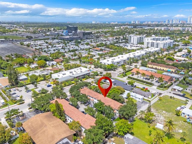 212 NE 3rd St 10, Hallandale Beach, FL 33009