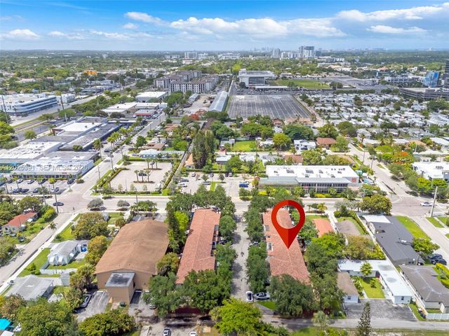 212 NE 3rd St 10, Hallandale Beach, FL 33009