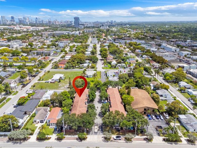 212 NE 3rd St 10, Hallandale Beach, FL 33009