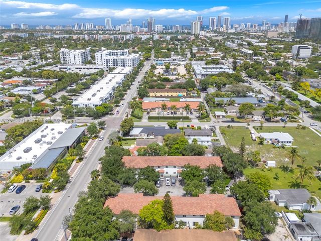 212 NE 3rd St 10, Hallandale Beach, FL 33009