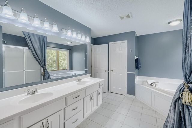 17285 Wilderness Trail SE, Prior Lake, MN 55372