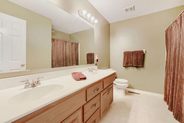 17285 Wilderness Trail SE, Prior Lake, MN 55372