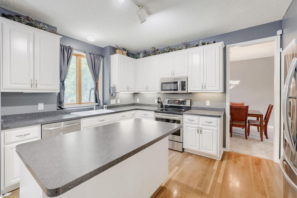 17285 Wilderness Trail SE, Prior Lake, MN 55372 — photo 5