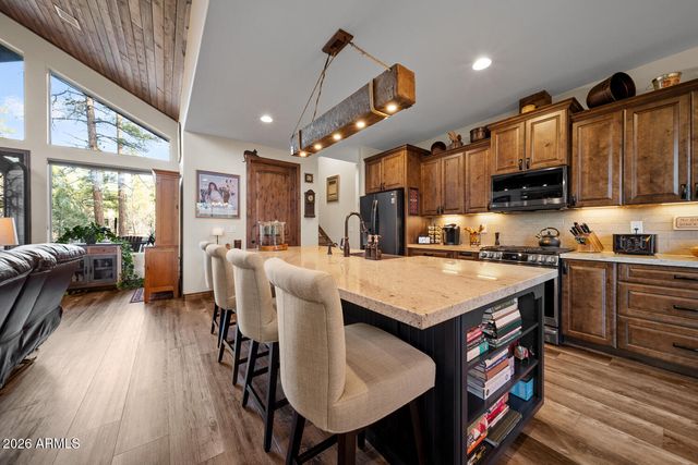 1730 S Torreon Lakes Drive, Show Low, AZ 85901