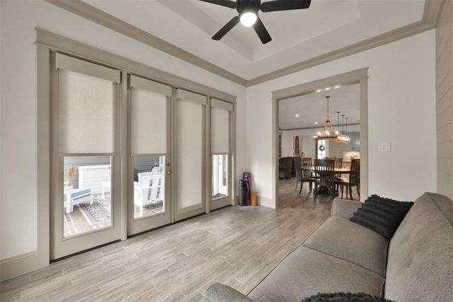 2072 Laurie Darlin Drive, Conroe, TX 77384