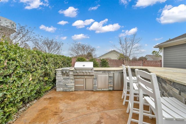 2072 Laurie Darlin Drive, Conroe, TX 77384