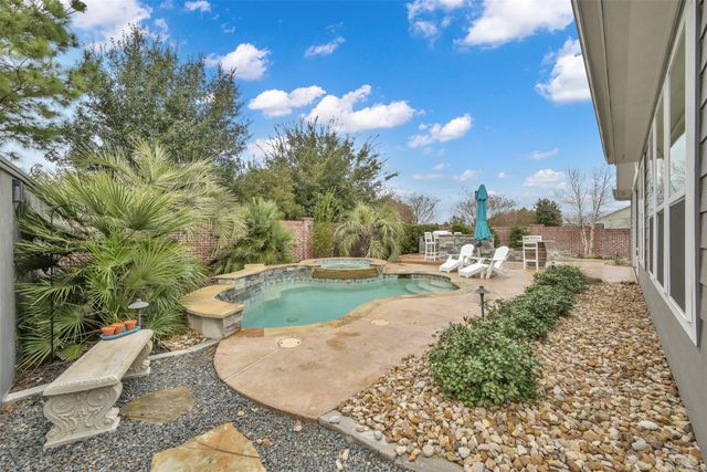 2072 Laurie Darlin Drive, Conroe, TX 77384