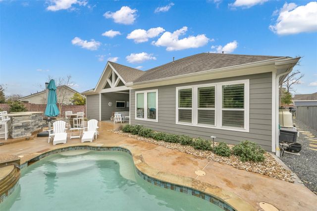 2072 Laurie Darlin Drive, Conroe, TX 77384