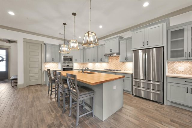 2072 Laurie Darlin Drive, Conroe, TX 77384