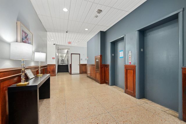 1800 Lavaca ST A-208, Austin, TX 78701