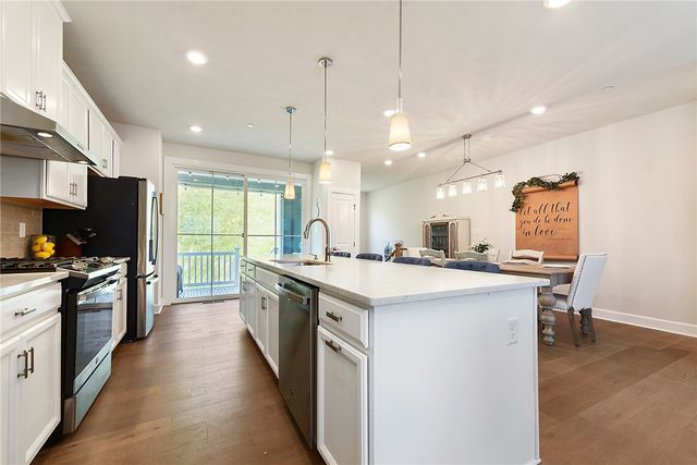 409 Spruce Ln, North Strabane, PA 15317