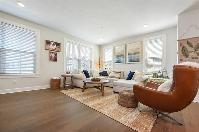 409 Spruce Ln, North Strabane, PA 15317