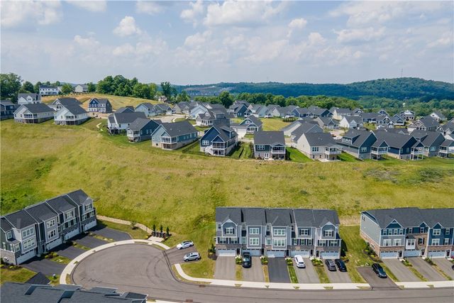 409 Spruce Ln, North Strabane, PA 15317