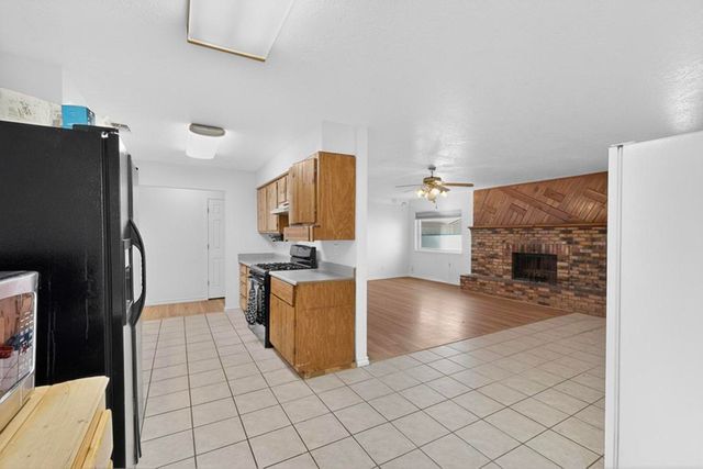 831 Gallahad Street SW, Los Lunas, NM 87031