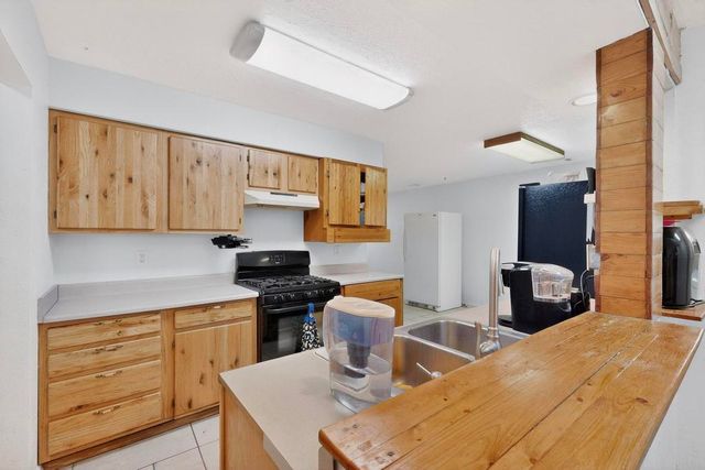 831 Gallahad Street SW, Los Lunas, NM 87031