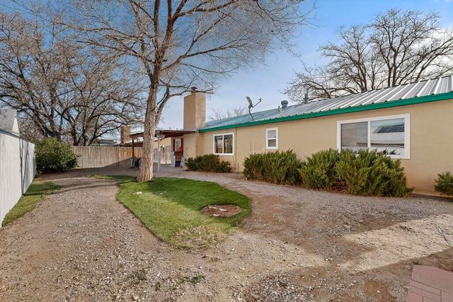 831 Gallahad Street SW, Los Lunas, NM 87031