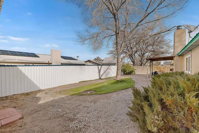 831 Gallahad Street SW, Los Lunas, NM 87031