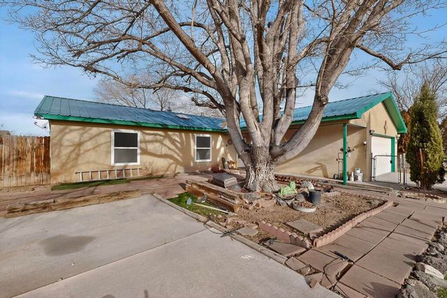 831 Gallahad Street SW, Los Lunas, NM 87031