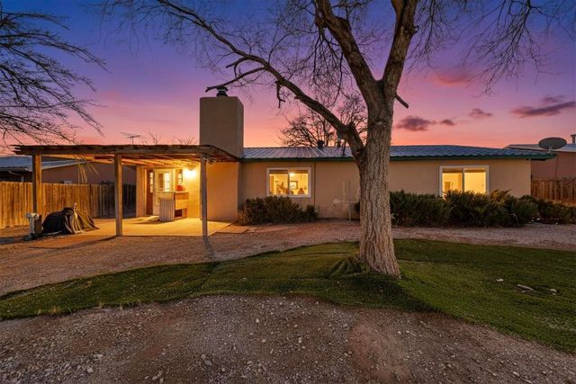 831 Gallahad Street SW, Los Lunas, NM 87031