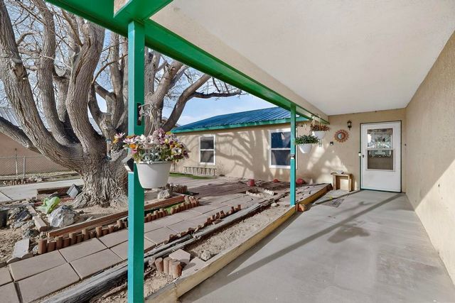 831 Gallahad Street SW, Los Lunas, NM 87031