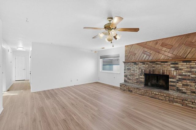 831 Gallahad Street SW, Los Lunas, NM 87031