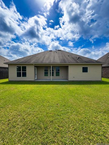 23189 Mango Dr, Denham Springs, LA 70726