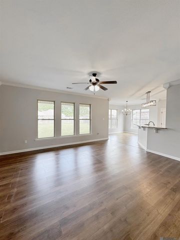 23189 Mango Dr, Denham Springs, LA 70726