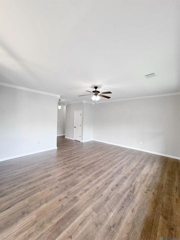 23189 Mango Dr, Denham Springs, LA 70726