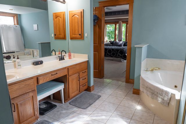 9 E Flanigan Dr, Augusta, KS 67010