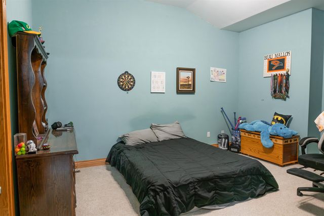 9 E Flanigan Dr, Augusta, KS 67010